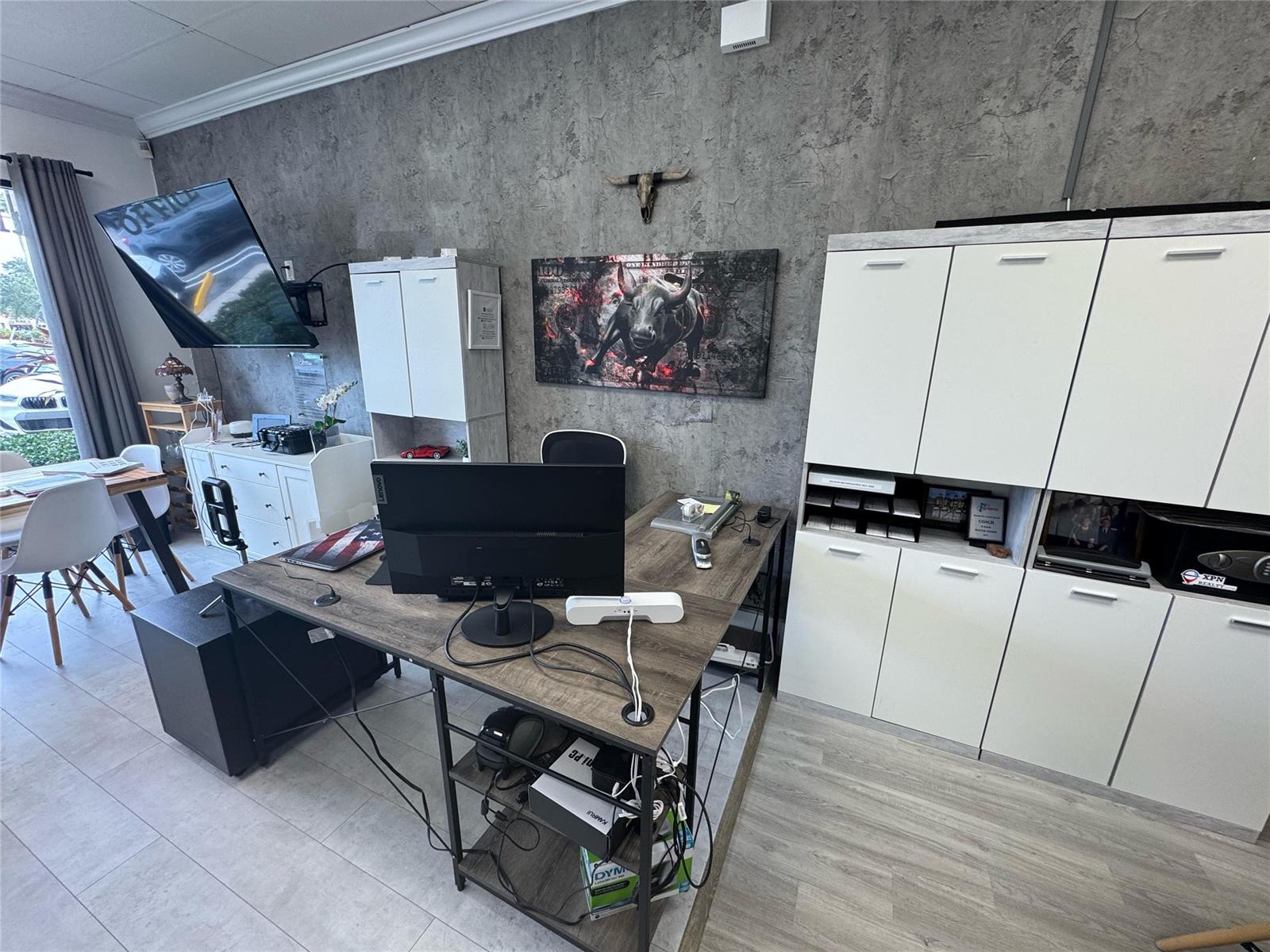 Beautiful  Office